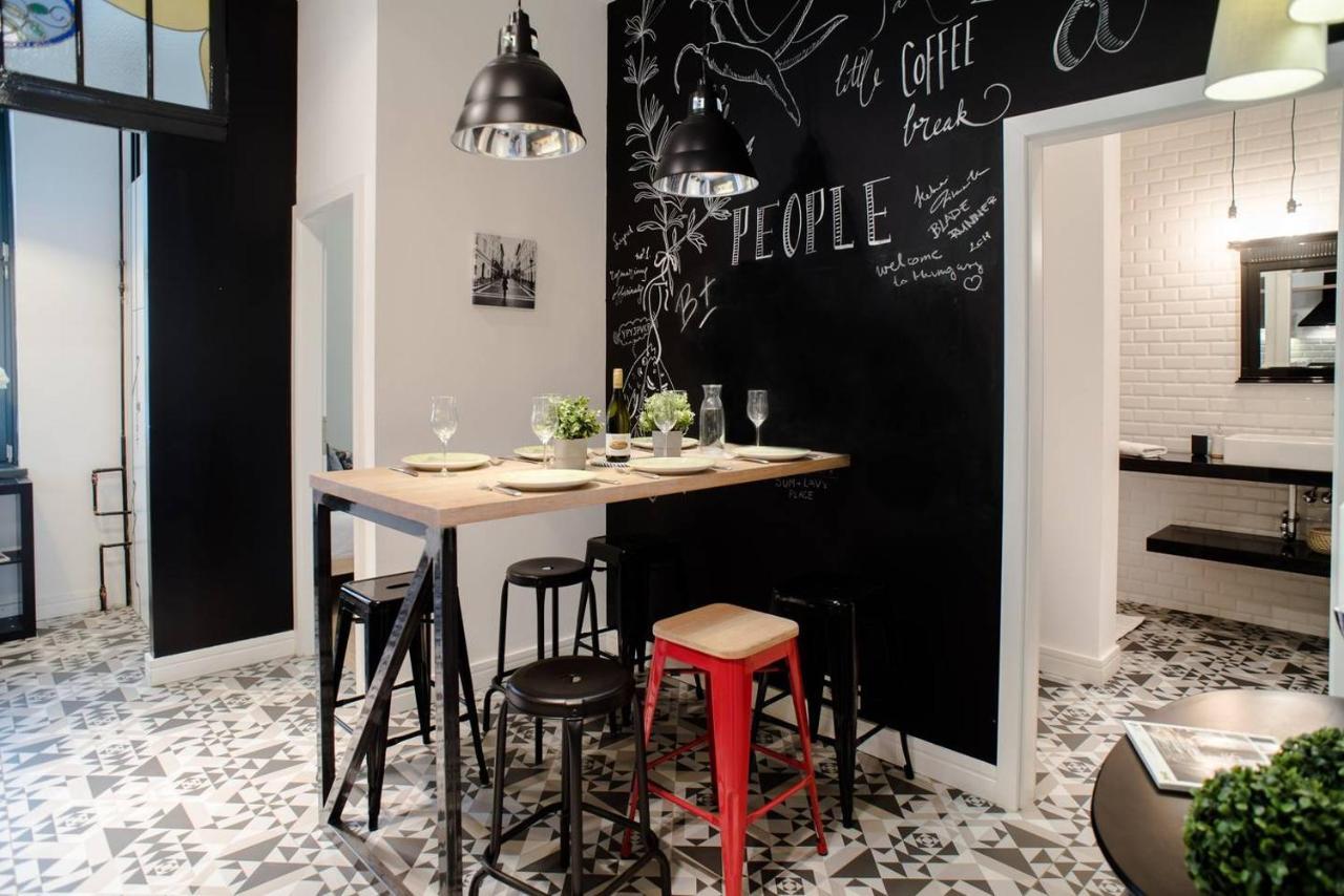 Stunning New Central Home Near Basilica Budapest Exteriör bild