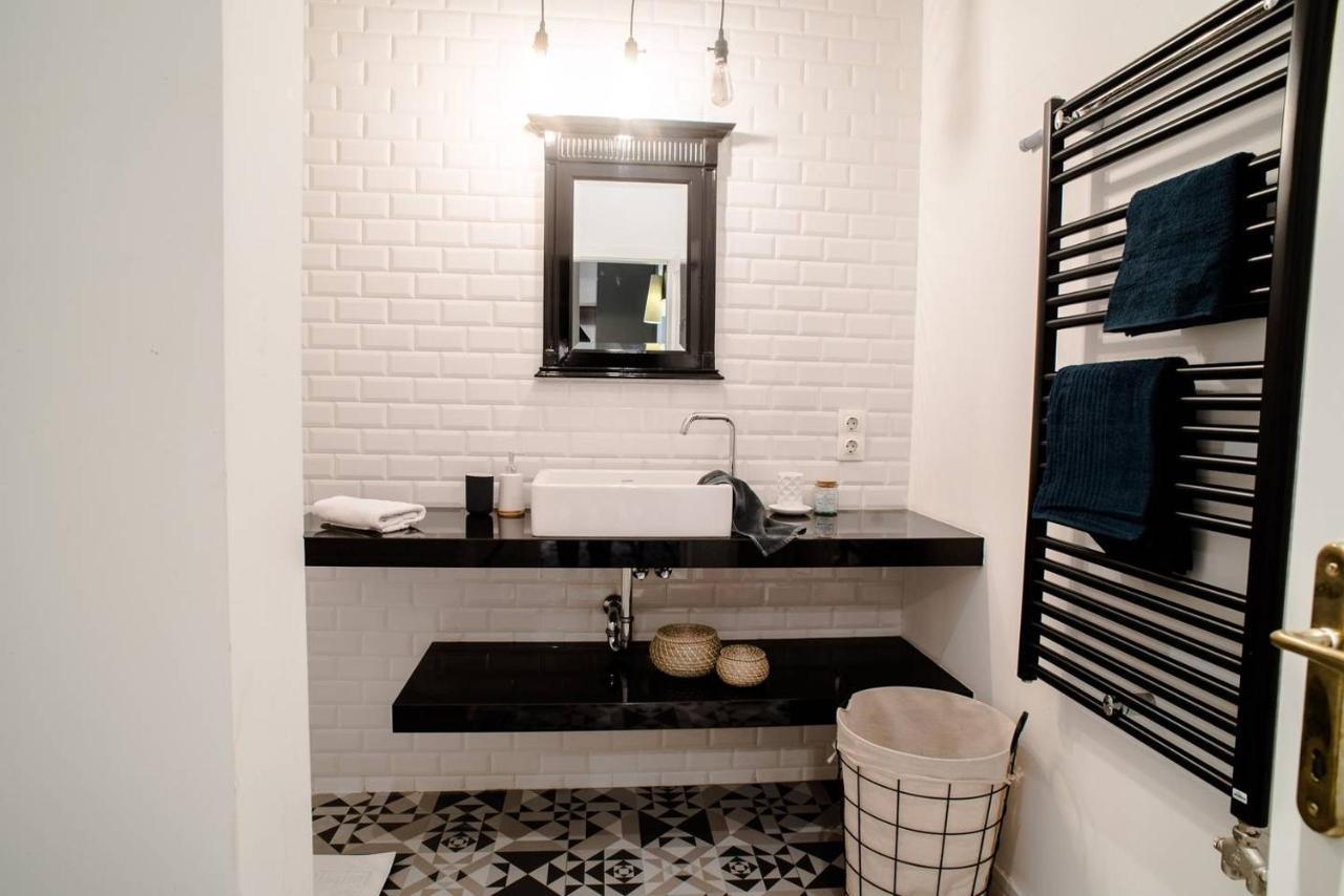 Stunning New Central Home Near Basilica Budapest Exteriör bild