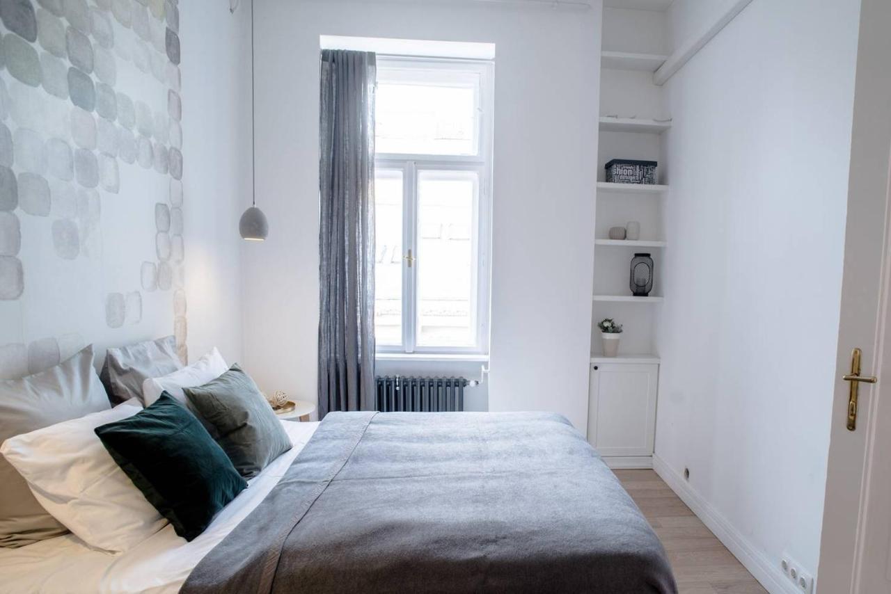 Stunning New Central Home Near Basilica Budapest Exteriör bild