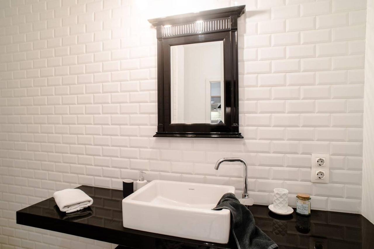 Stunning New Central Home Near Basilica Budapest Exteriör bild